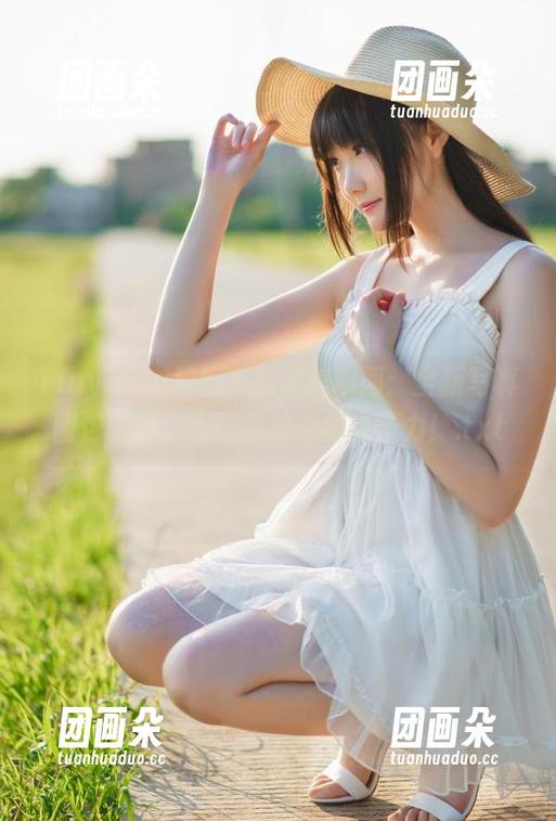 Tiny Asa与纲手的唯美瞬间：全新写真图包合集，尽情释放你的想象力！.txt